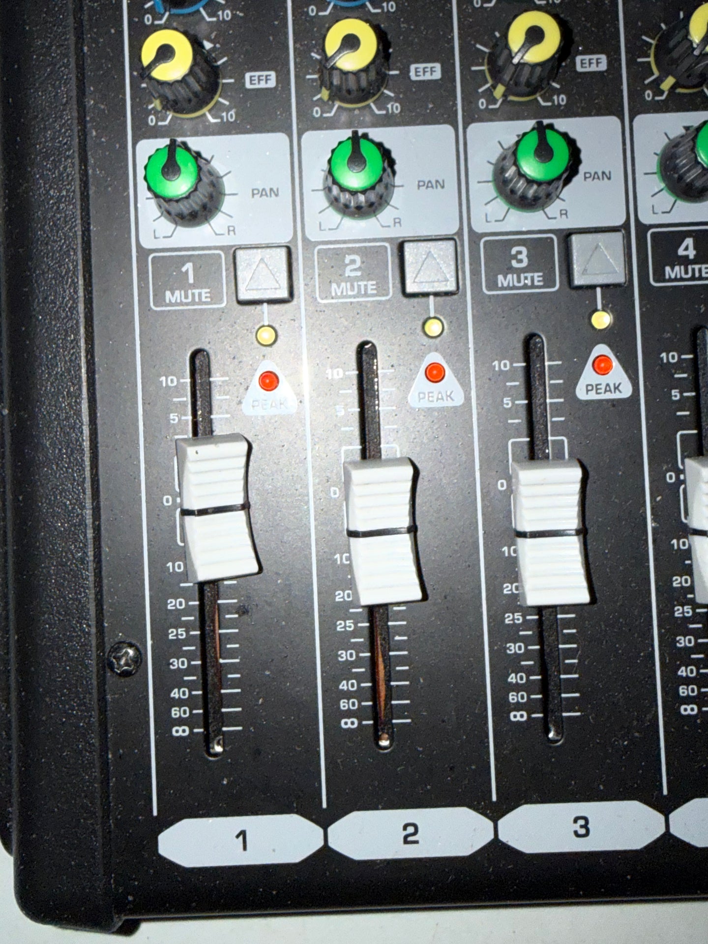 16-Channel Analog Mixer, Bent Fader, view 3