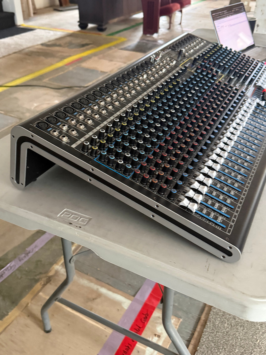 DX32C 32-Channel Mixer with Effects